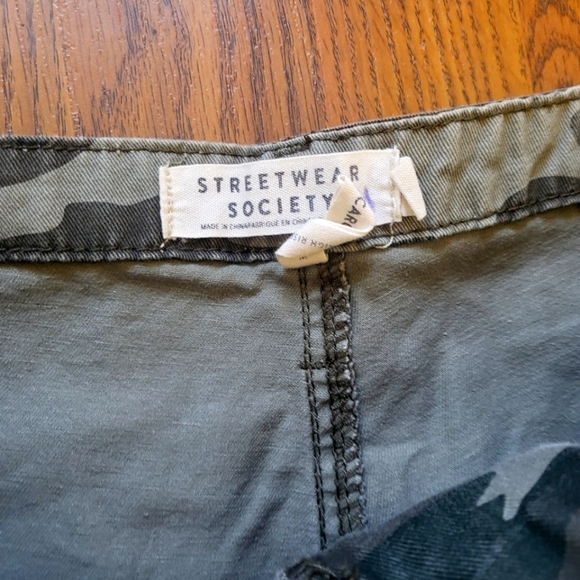 Streetwear Of Society Highrise Camo Cargo Pants Medium - Picture 6 of 10